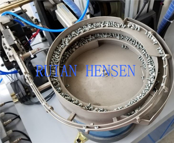 Automatic Screw And Washer Assembly Machine